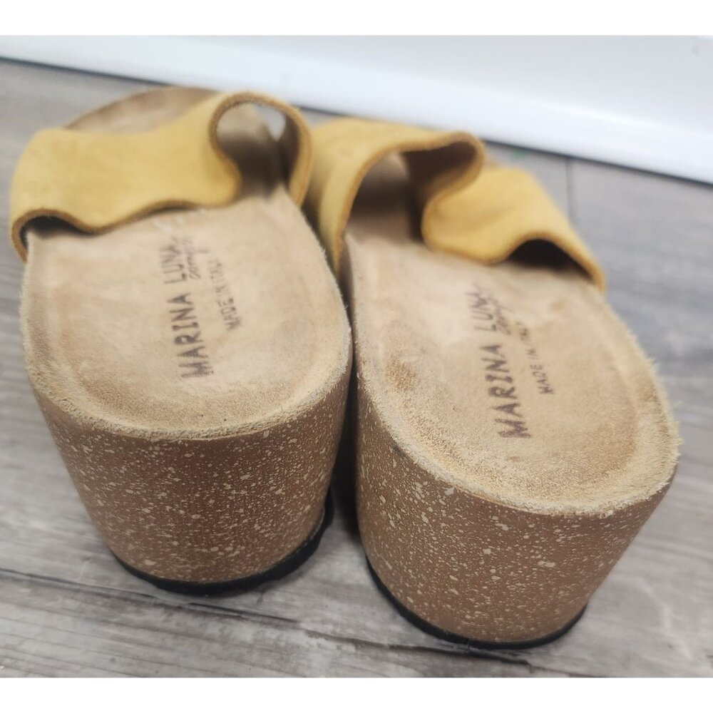 Marina Luna Women's Sz. 7 Golden Yellow Suede Light Wedge Sandals - Picture 4 of 9